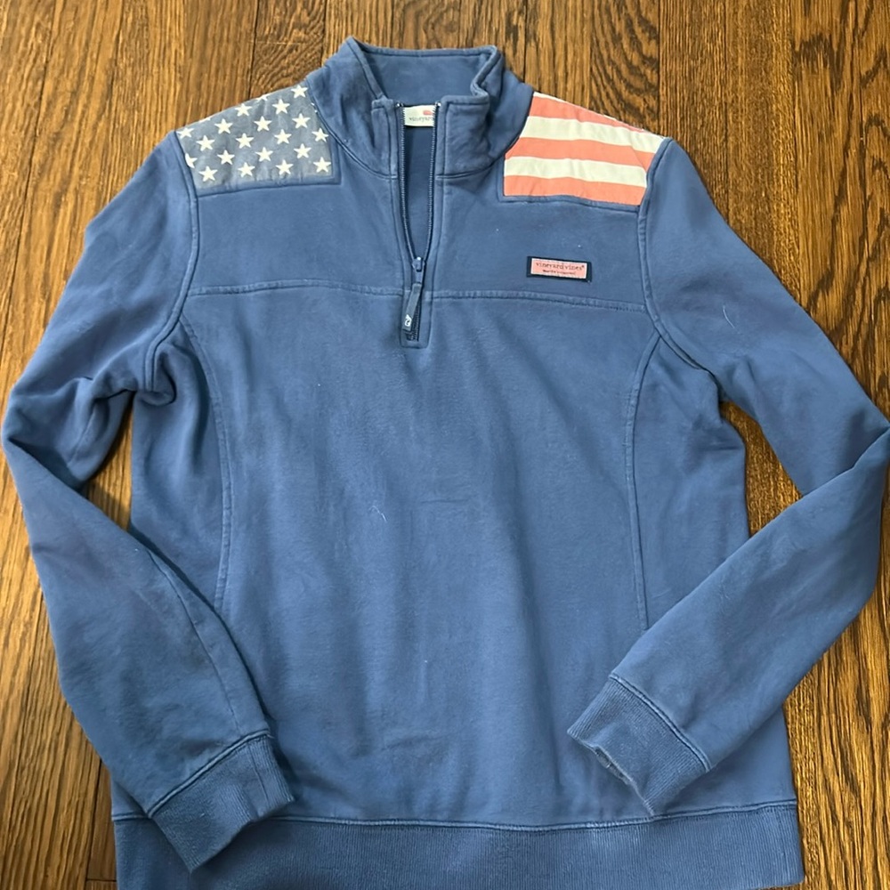 Vineyard vines women’s blue flag  shep shirt. Patriotic.